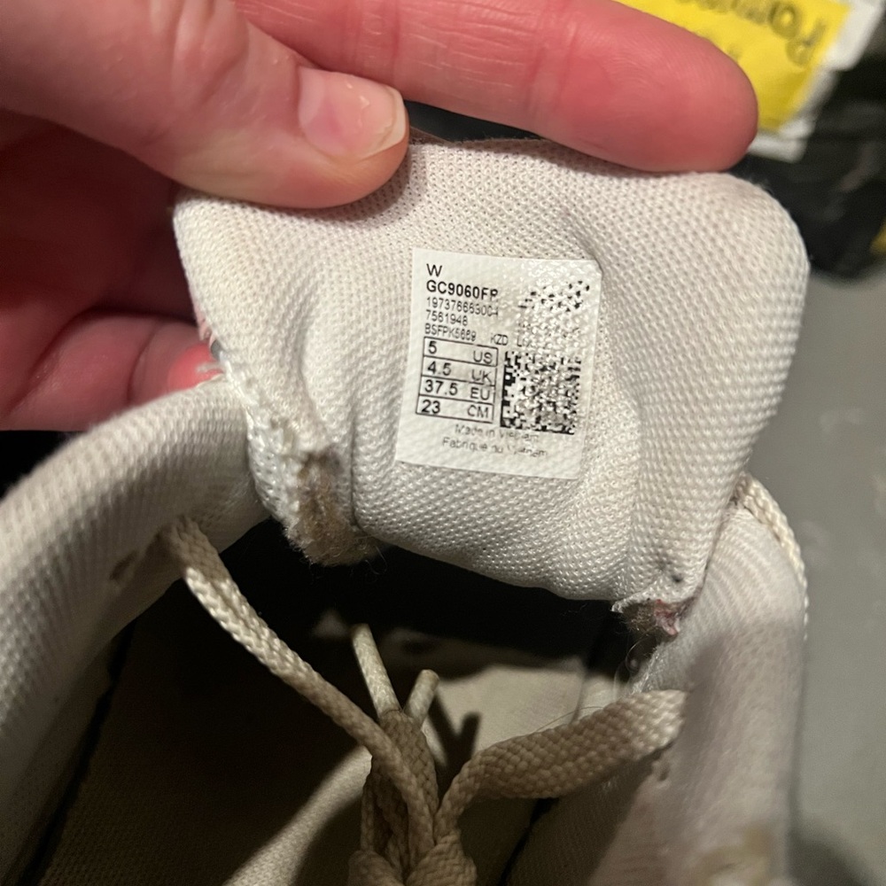 9060 New Balance Pink and White Mesh & Suede Sneakers ASIS - Picture 14 of 16